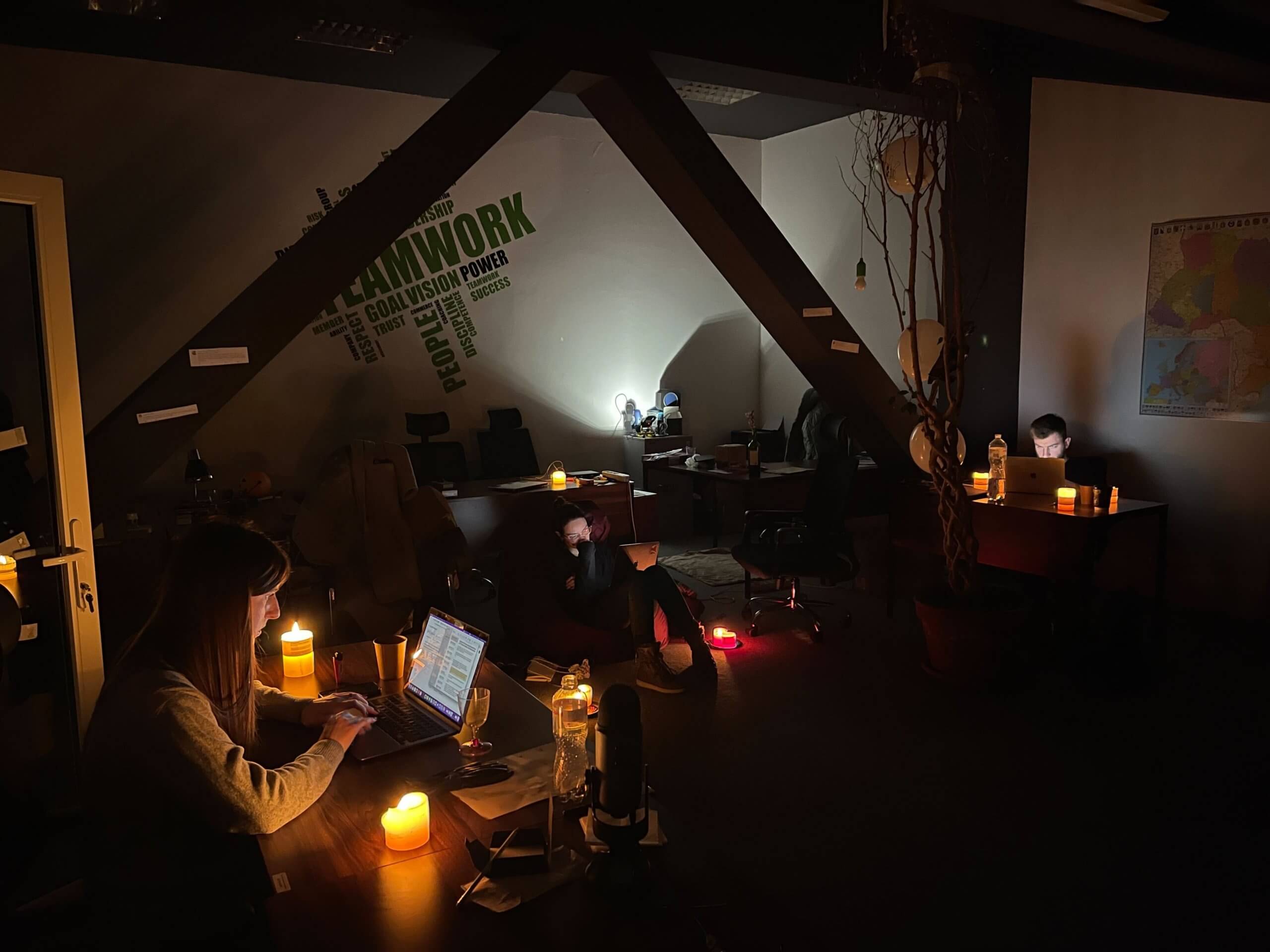 Writing in the dark: Ukrainian journalists need power